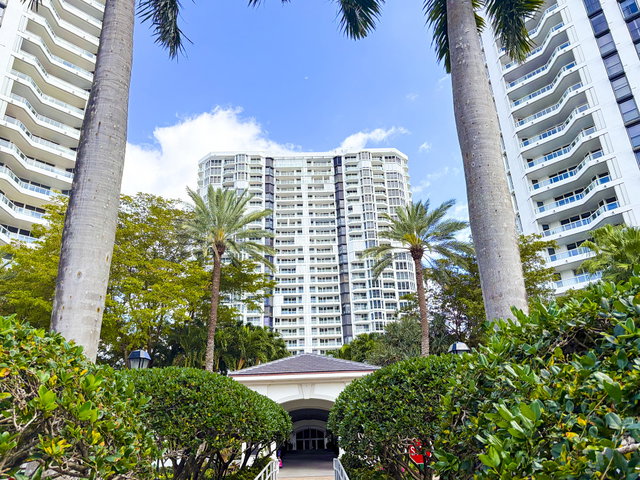North Tower at The Point  photo 3